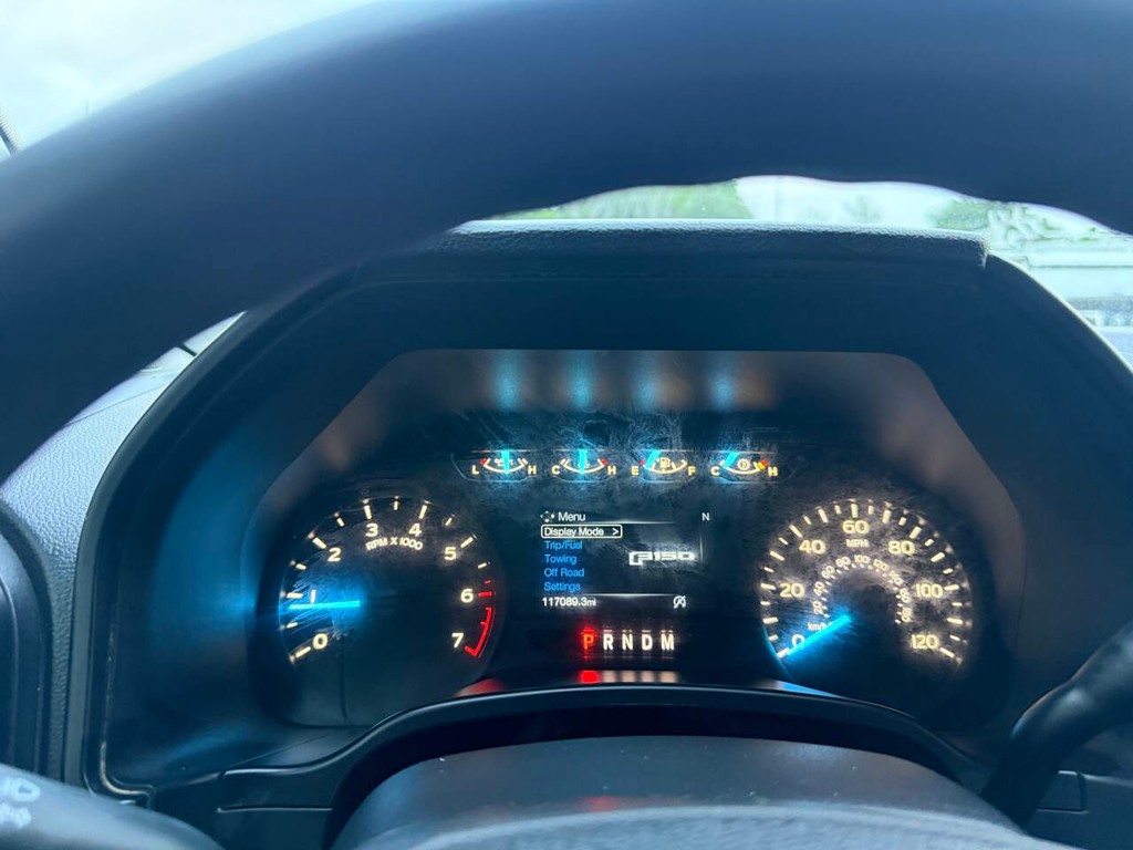 Ford F-150 Vehicle Full-screen Gallery Image 32