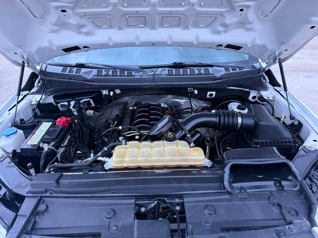 Ford F-150 Vehicle Full-screen Gallery Image 35