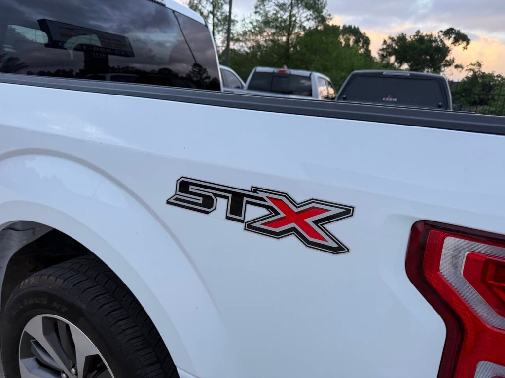 Ford F-150 Vehicle Full-screen Gallery Image 38