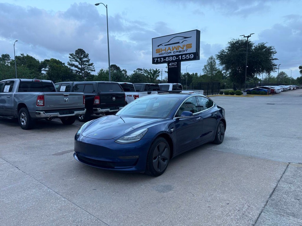 Tesla Model 3 Vehicle Full-screen Gallery Image 03