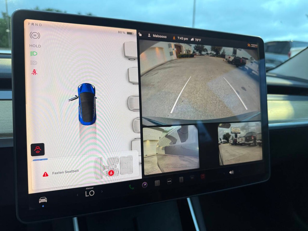 Tesla Model 3 Vehicle Full-screen Gallery Image 25