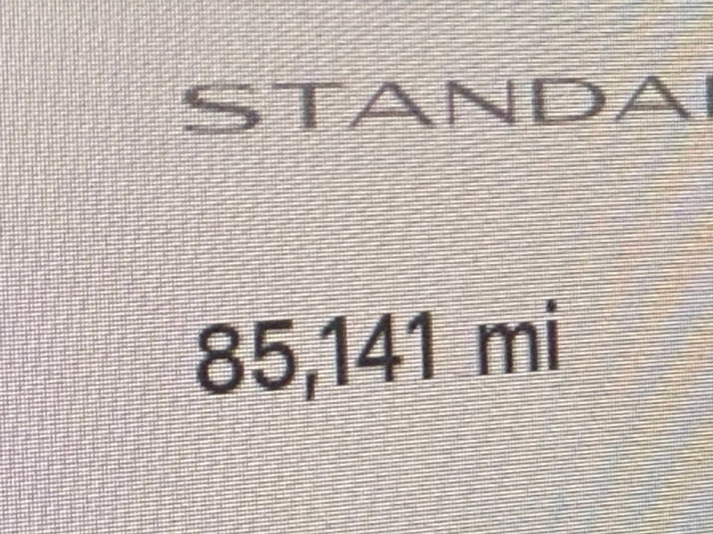 Tesla Model 3 Vehicle Full-screen Gallery Image 31