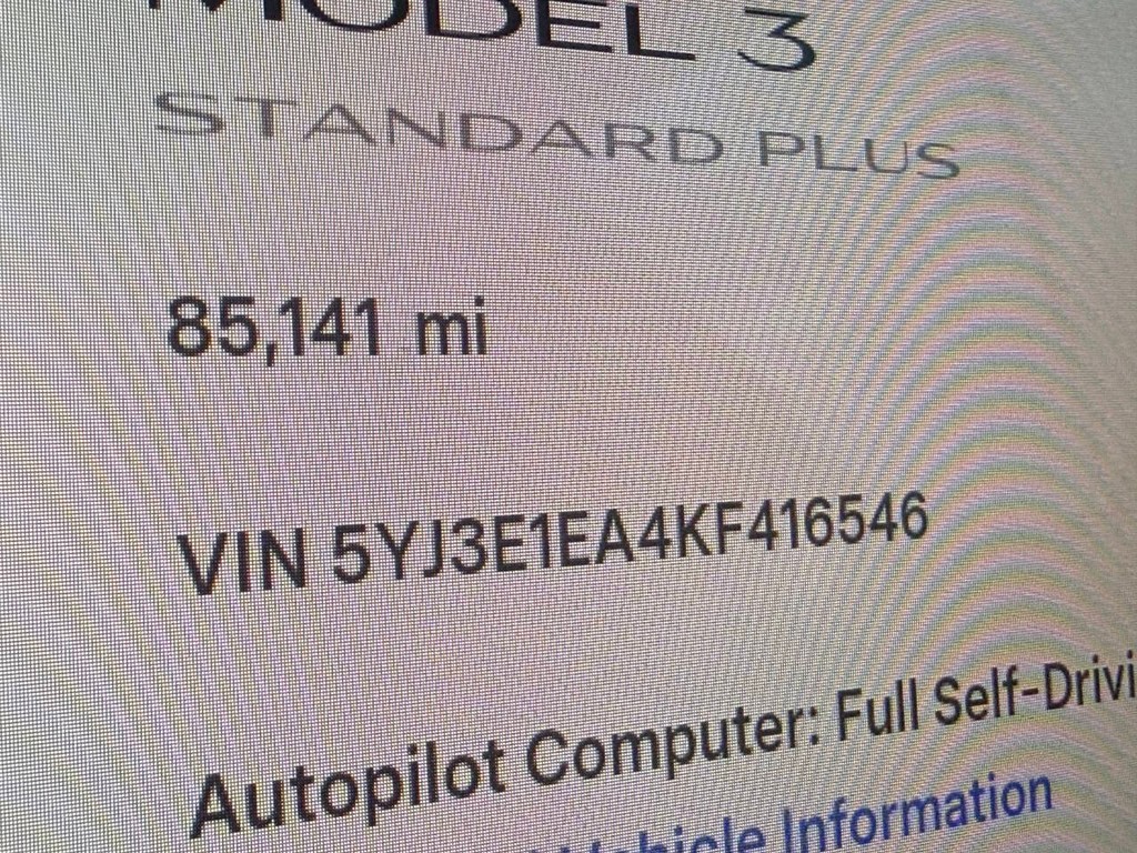 Tesla Model 3 Vehicle Full-screen Gallery Image 32