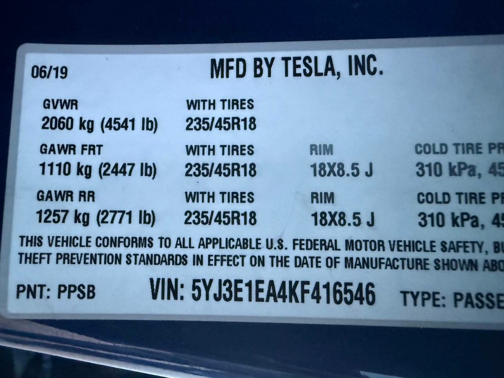 Tesla Model 3 Vehicle Full-screen Gallery Image 33