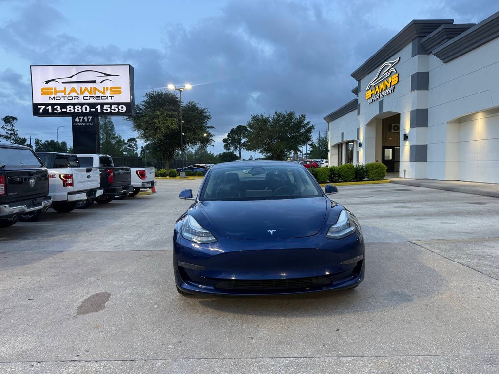 Tesla Model 3 Vehicle Full-screen Gallery Image 39