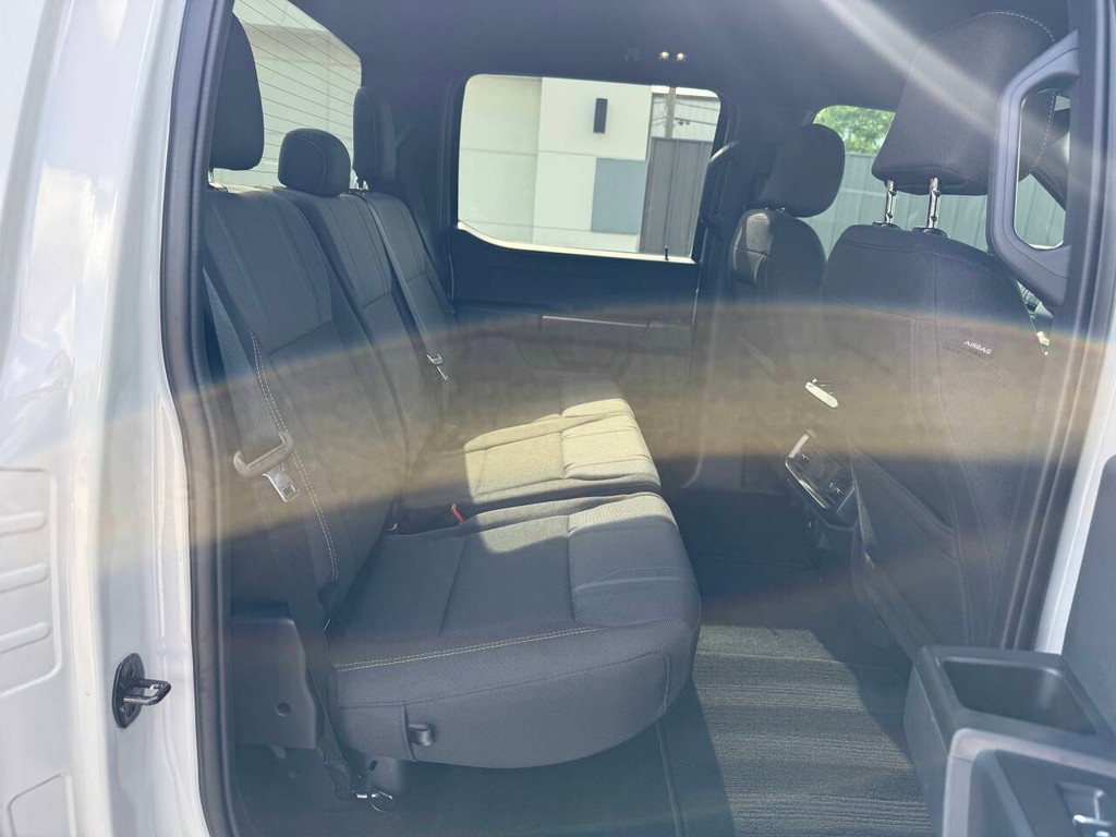 Ford F-150 Vehicle Full-screen Gallery Image 15