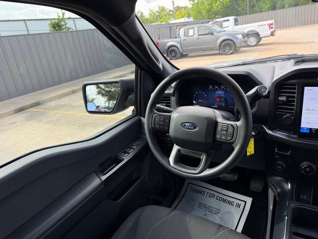 Ford F-150 Vehicle Full-screen Gallery Image 19