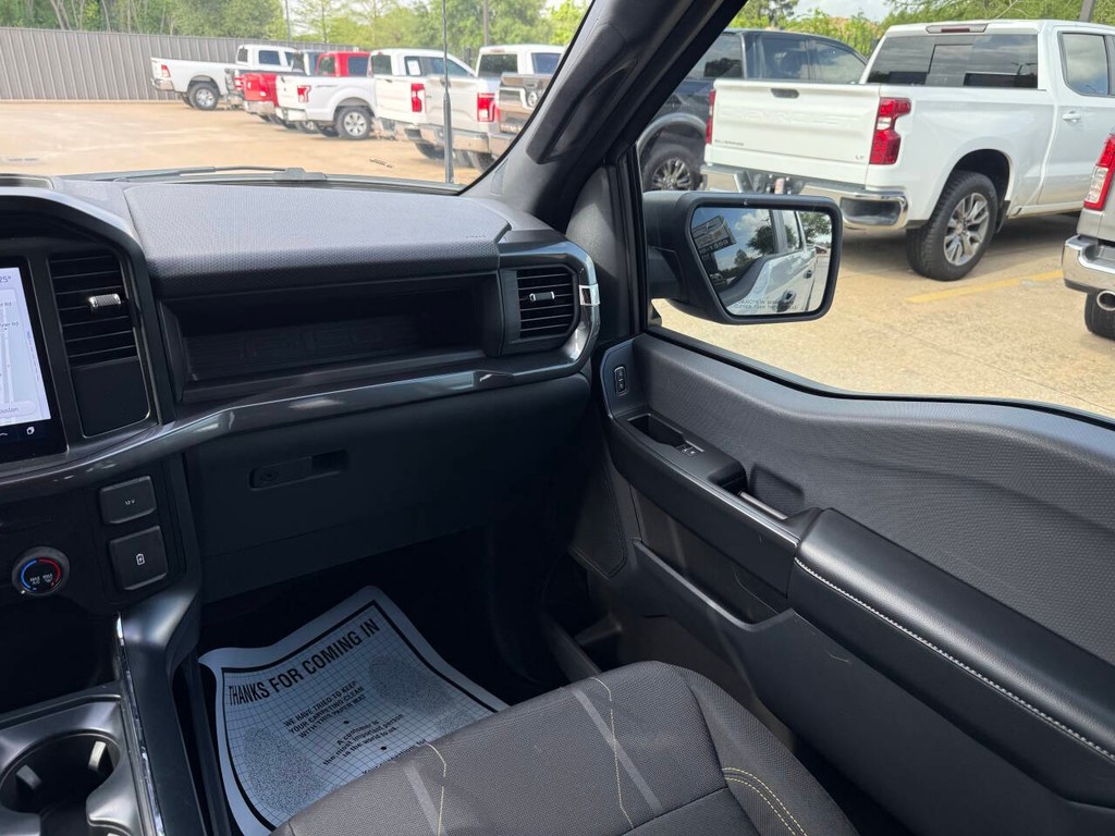 Ford F-150 Vehicle Full-screen Gallery Image 20