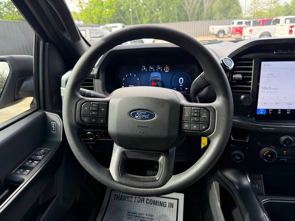 Ford F-150 Vehicle Full-screen Gallery Image 22