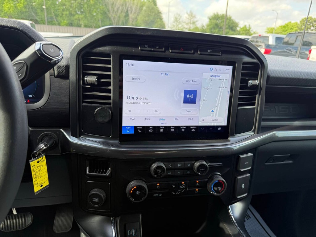 Ford F-150 Vehicle Full-screen Gallery Image 24