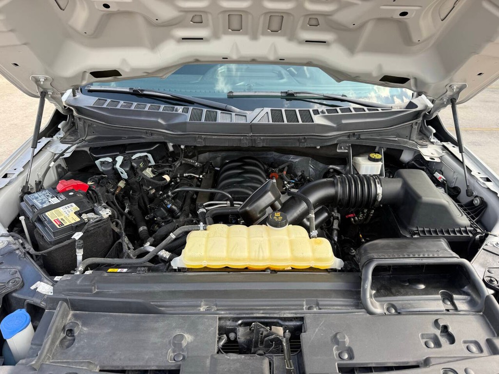 Ford F-150 Vehicle Full-screen Gallery Image 35