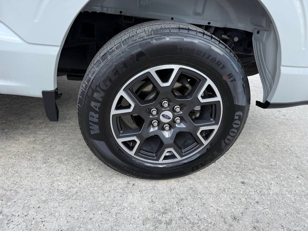 Ford F-150 Vehicle Full-screen Gallery Image 36