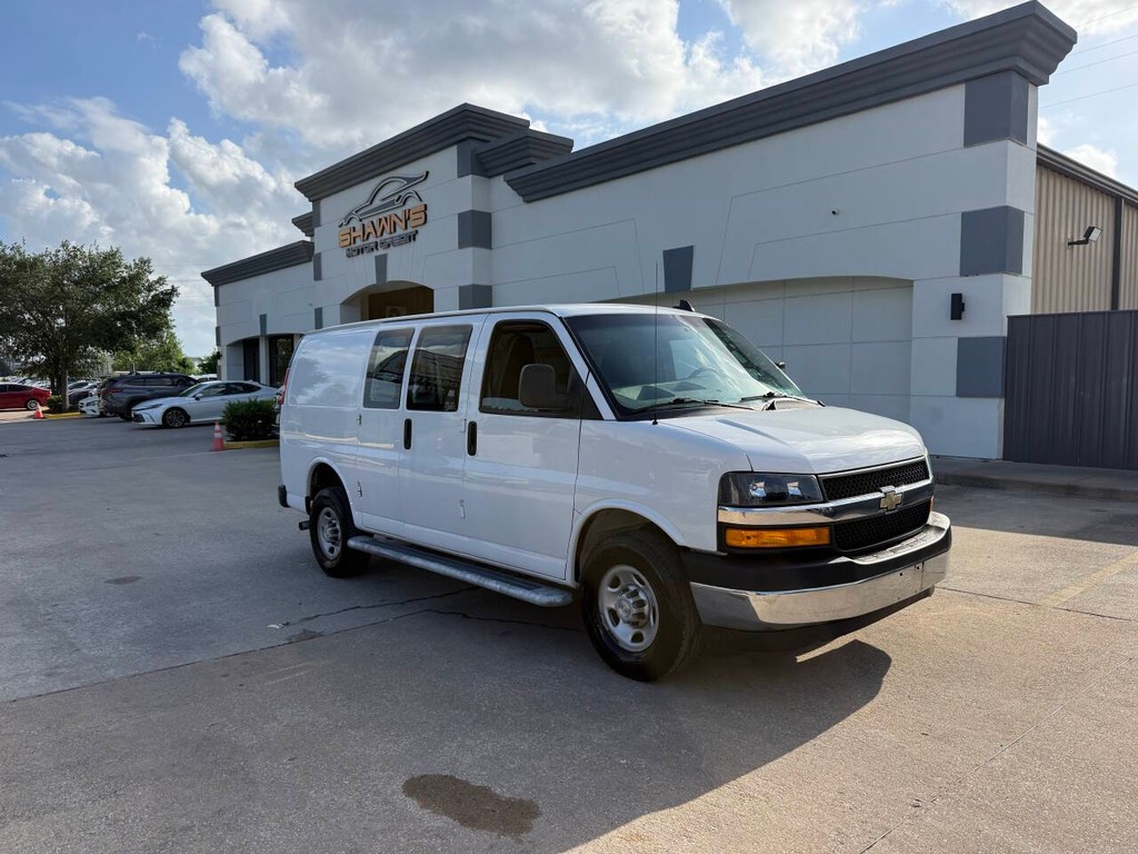 Chevrolet Express Vehicle Full-screen Gallery Image 02