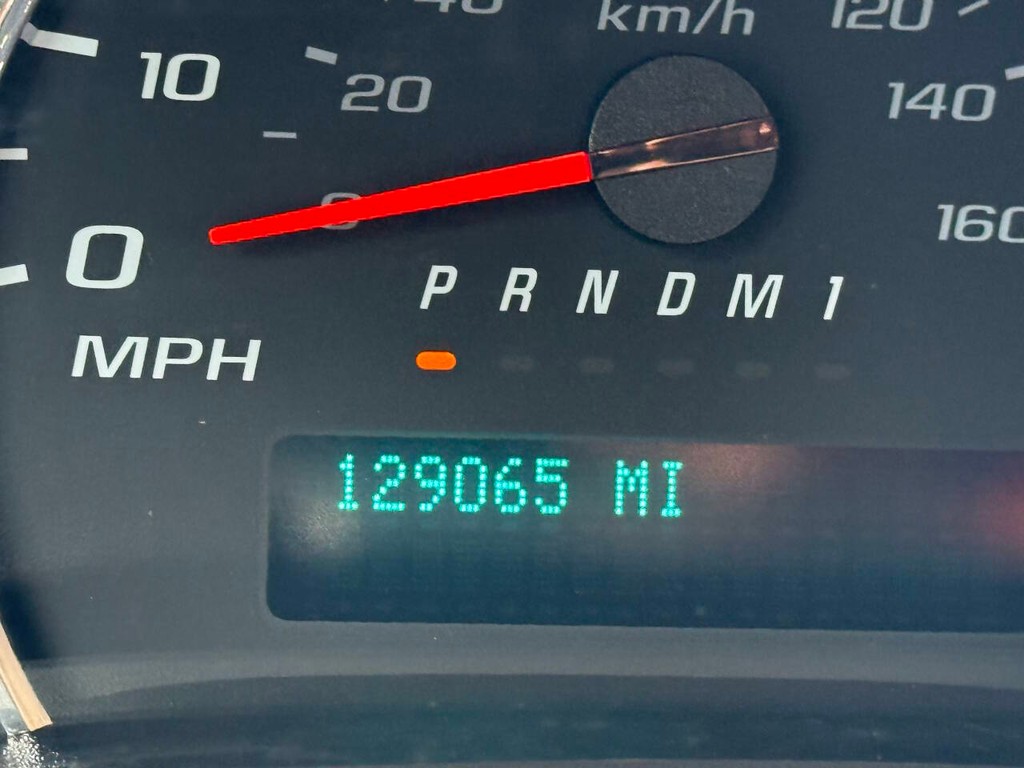 Chevrolet Express Vehicle Full-screen Gallery Image 25