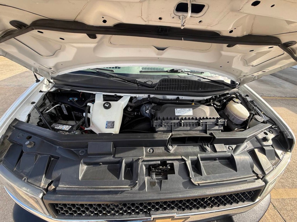 Chevrolet Express Vehicle Full-screen Gallery Image 27