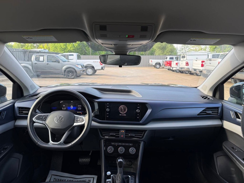 Volkswagen Taos Vehicle Full-screen Gallery Image 17