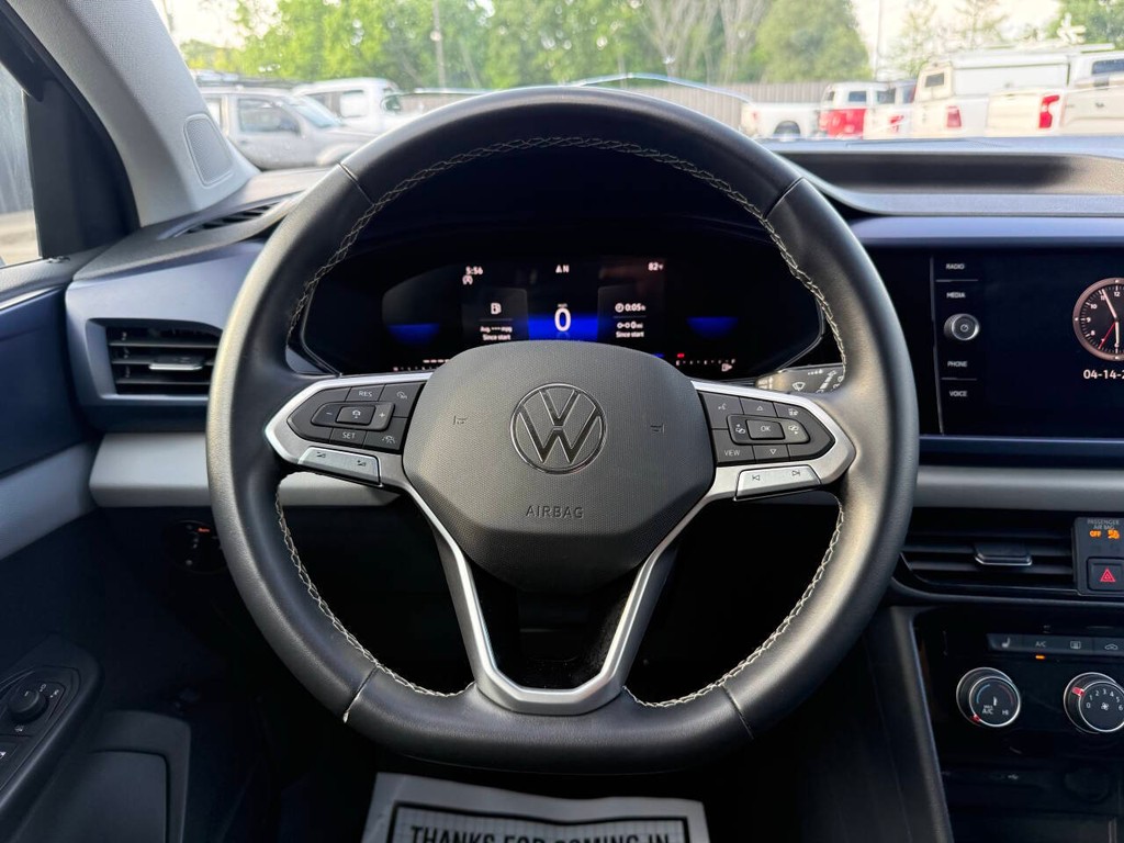 Volkswagen Taos Vehicle Full-screen Gallery Image 22