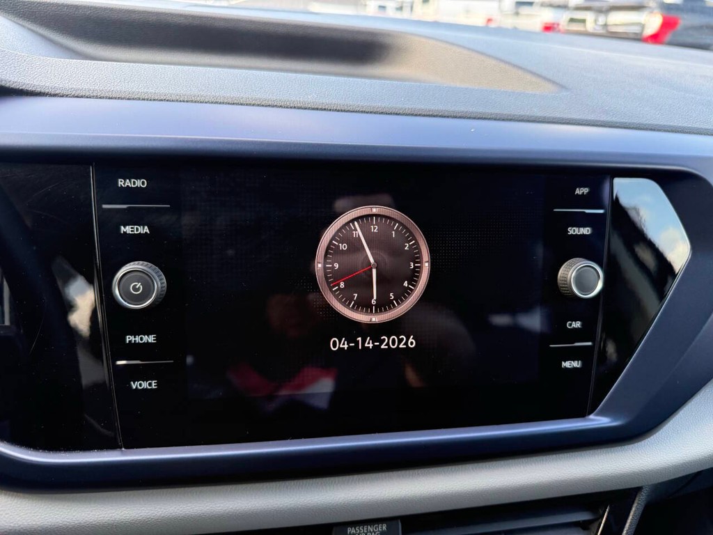 Volkswagen Taos Vehicle Full-screen Gallery Image 25