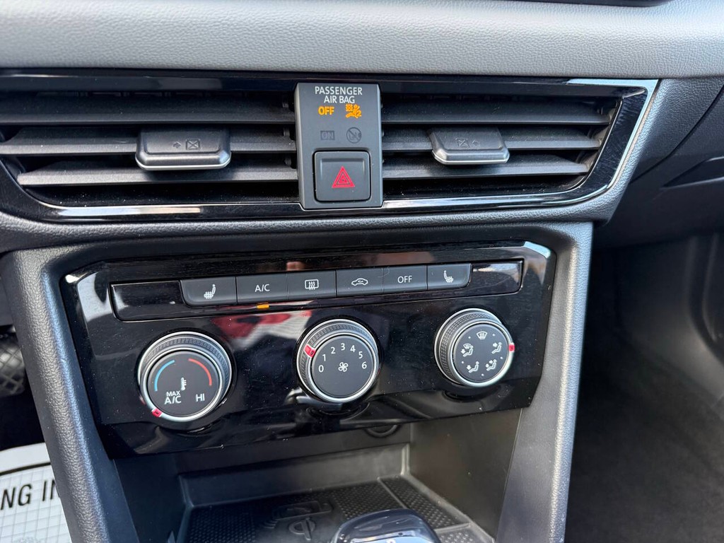 Volkswagen Taos Vehicle Full-screen Gallery Image 28