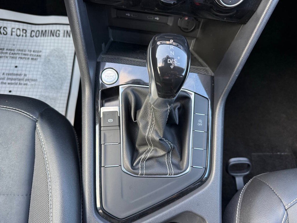 Volkswagen Taos Vehicle Full-screen Gallery Image 29