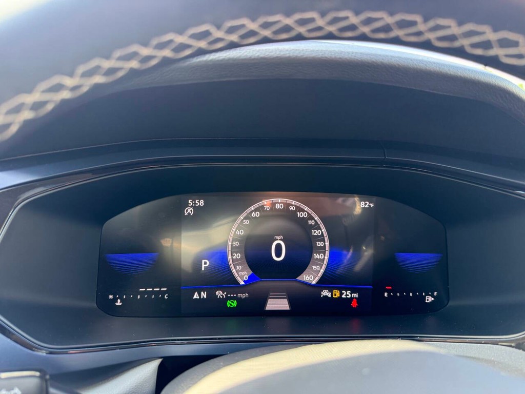 Volkswagen Taos Vehicle Full-screen Gallery Image 31