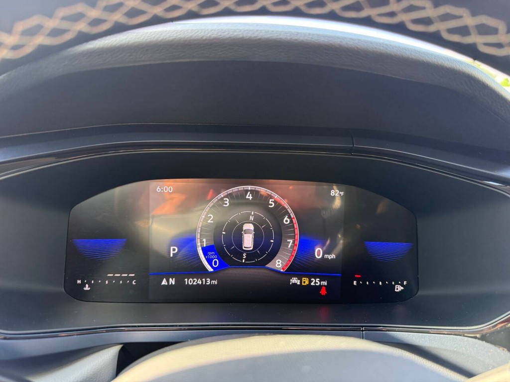 Volkswagen Taos Vehicle Full-screen Gallery Image 32