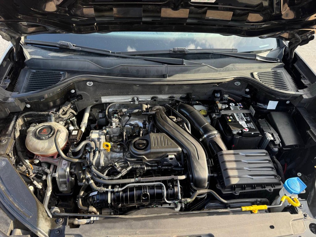 Volkswagen Taos Vehicle Full-screen Gallery Image 35