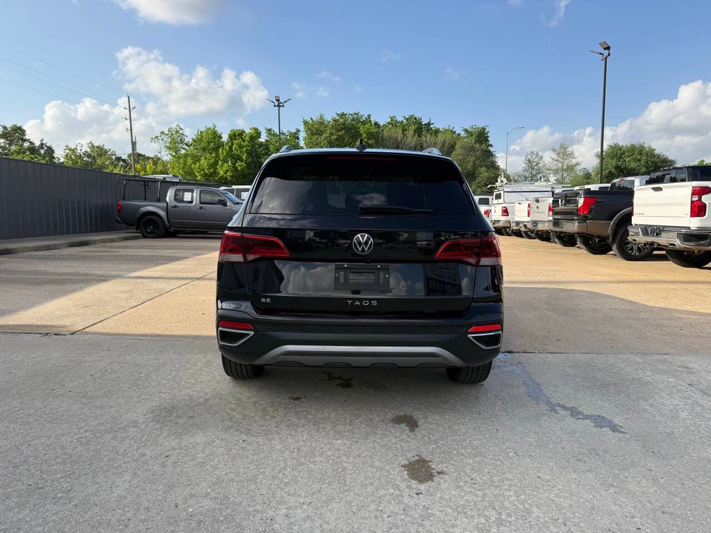 Volkswagen Taos Vehicle Full-screen Gallery Image 38