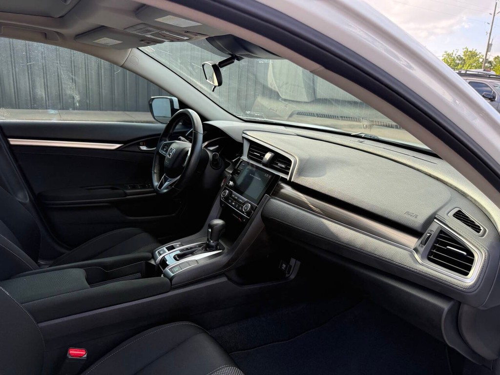 Honda Civic Vehicle Full-screen Gallery Image 09