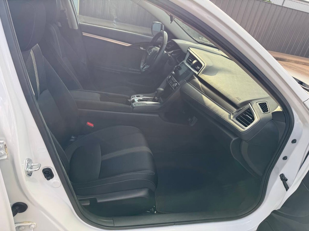 Honda Civic Vehicle Full-screen Gallery Image 10