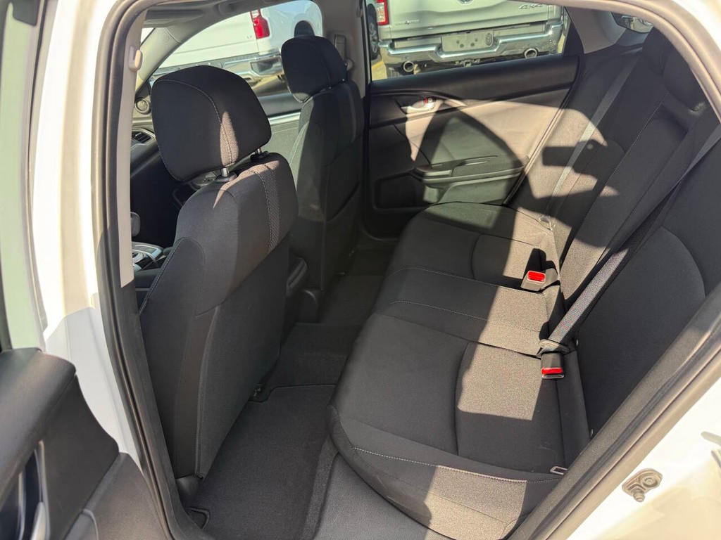 Honda Civic Vehicle Full-screen Gallery Image 13