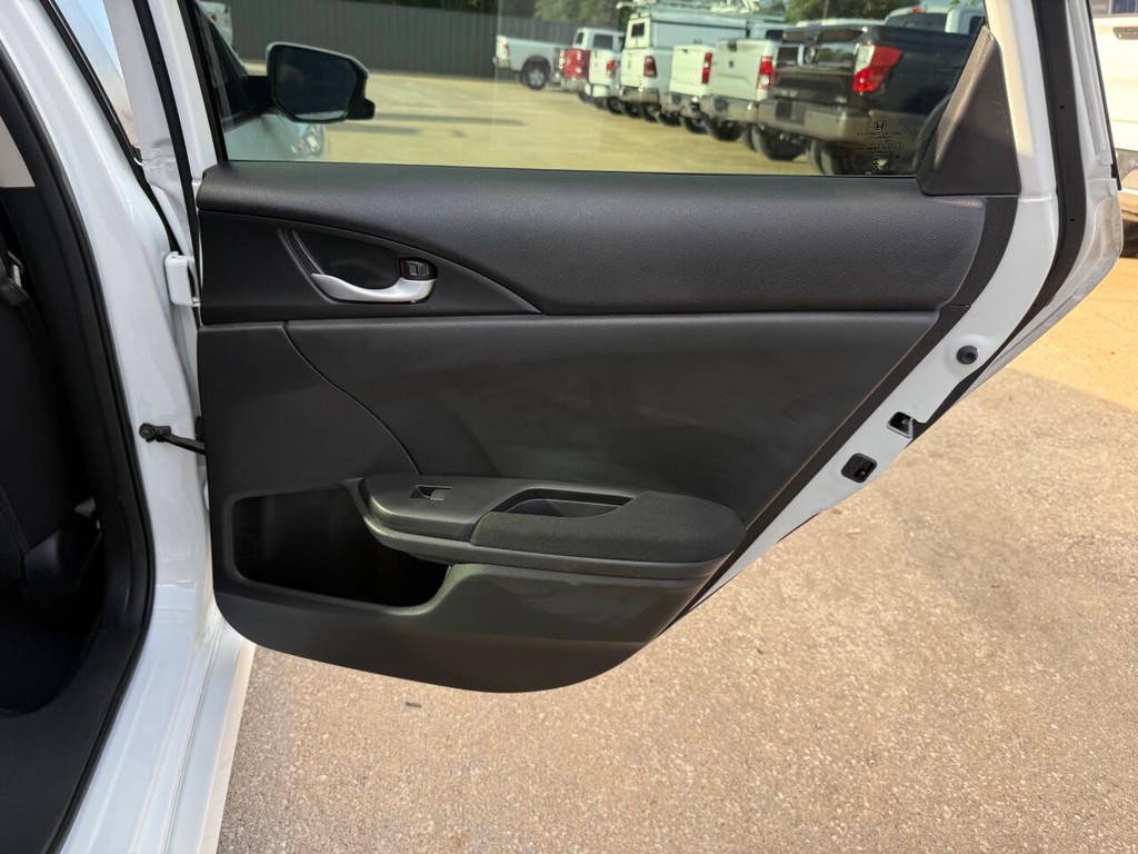 Honda Civic Vehicle Full-screen Gallery Image 16