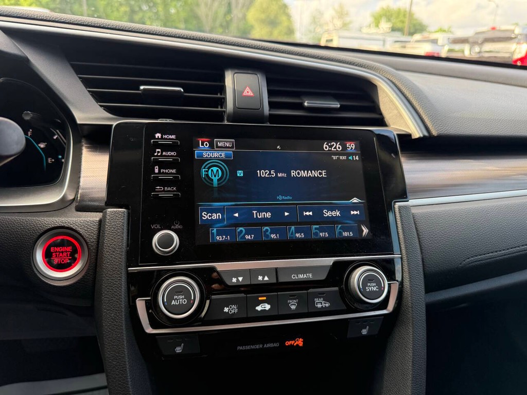 Honda Civic Vehicle Full-screen Gallery Image 24