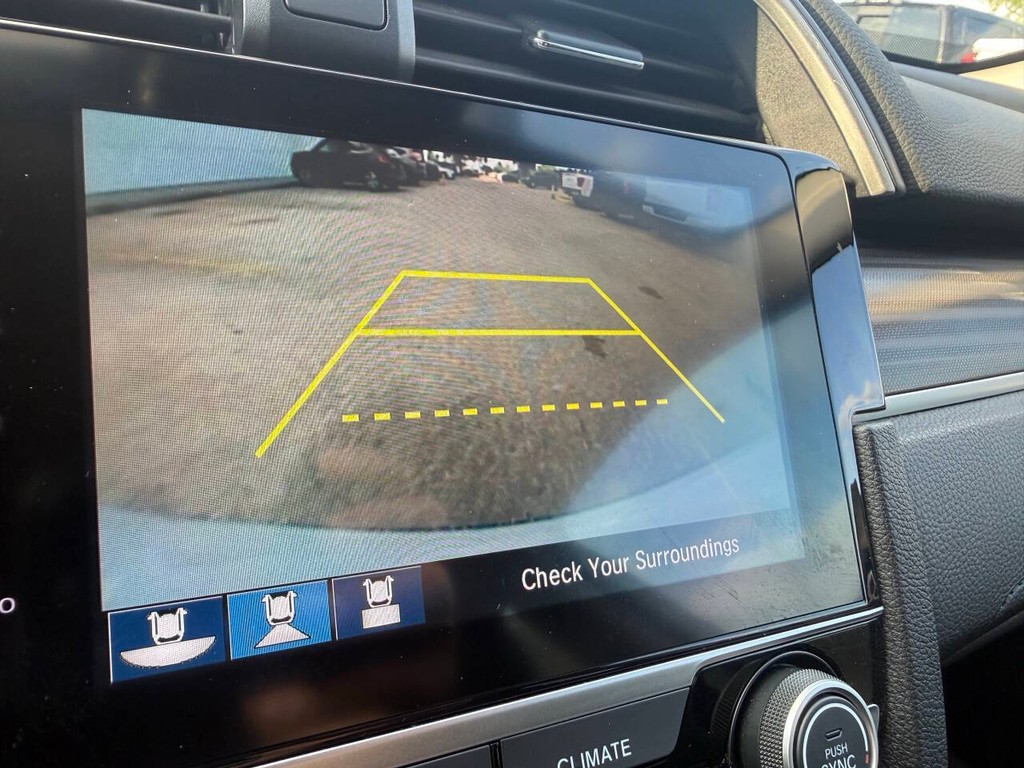 Honda Civic Vehicle Full-screen Gallery Image 26