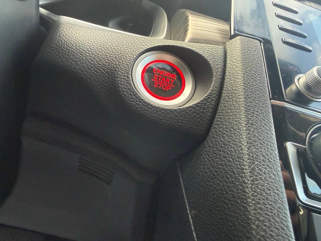 Honda Civic Vehicle Full-screen Gallery Image 28