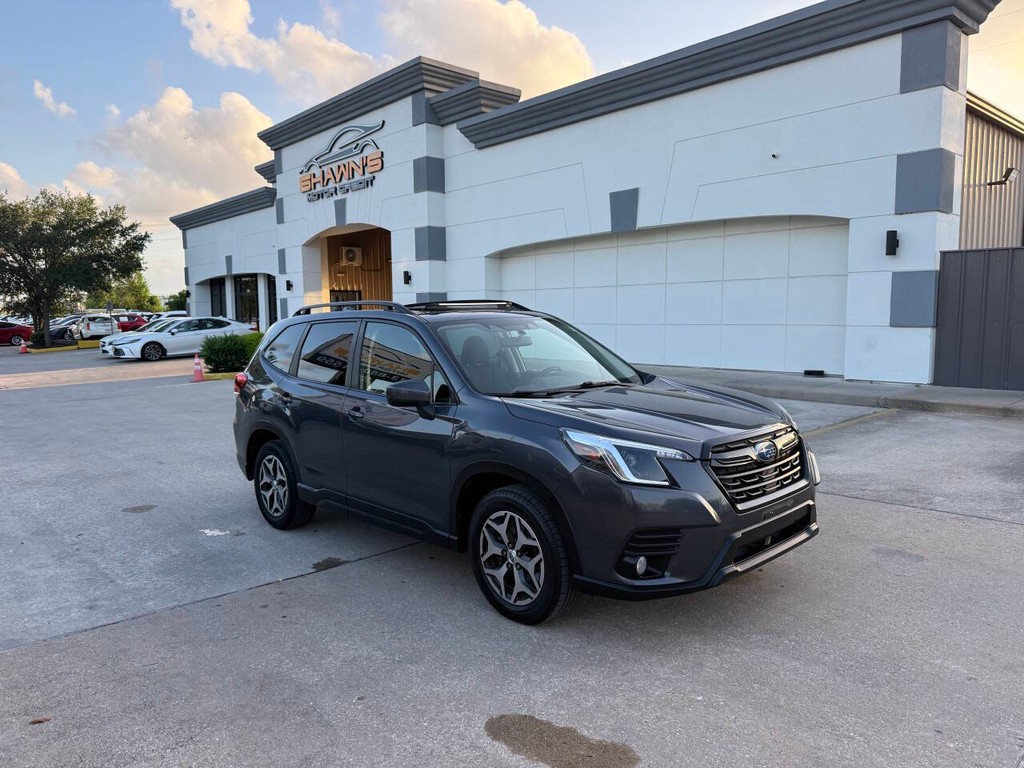 Subaru Forester Vehicle Full-screen Gallery Image 02