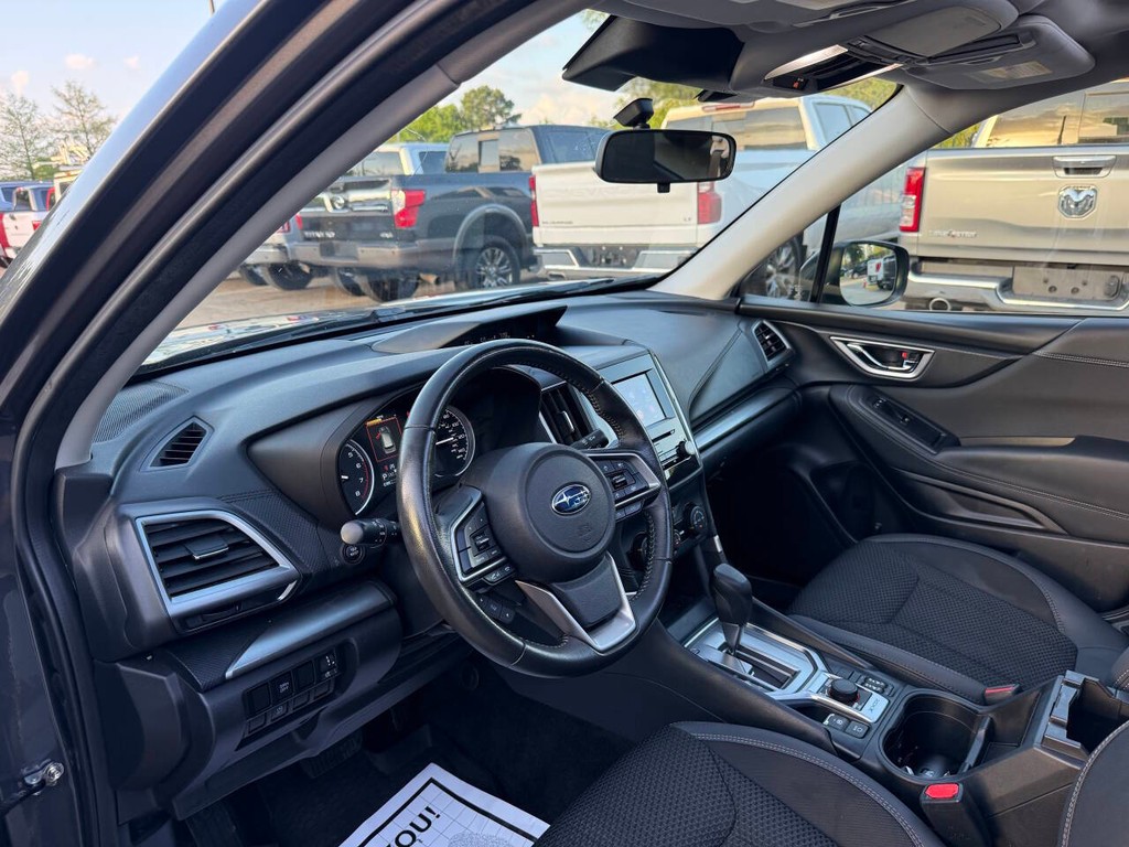 Subaru Forester Vehicle Full-screen Gallery Image 06