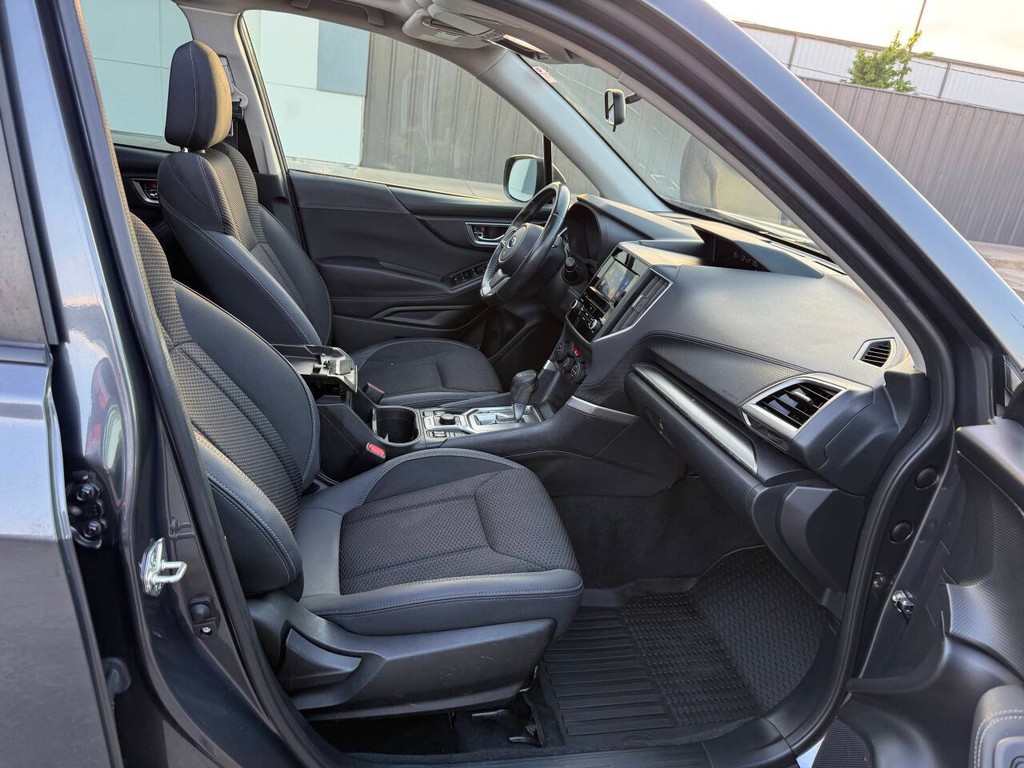 Subaru Forester Vehicle Full-screen Gallery Image 10