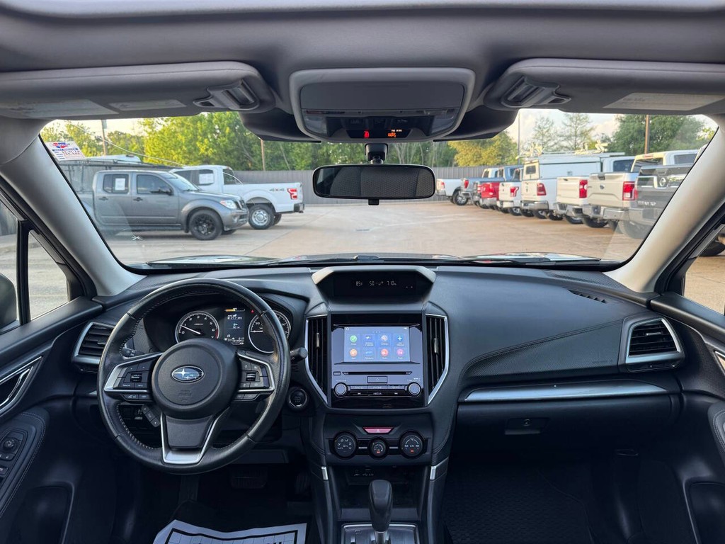 Subaru Forester Vehicle Full-screen Gallery Image 17