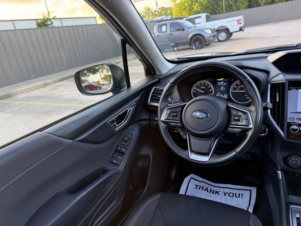 Subaru Forester Vehicle Full-screen Gallery Image 19