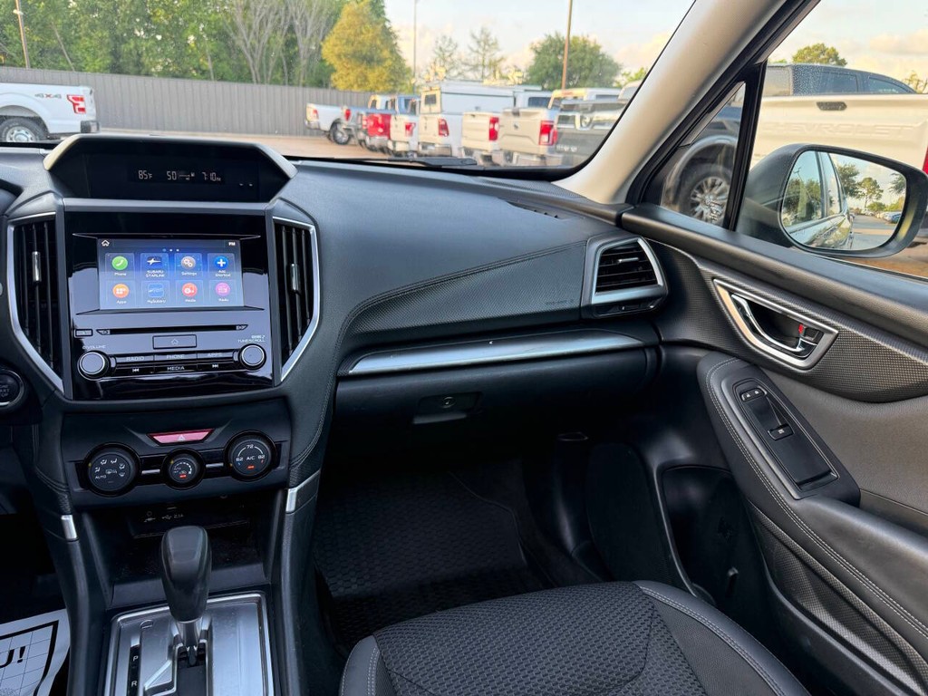 Subaru Forester Vehicle Full-screen Gallery Image 20