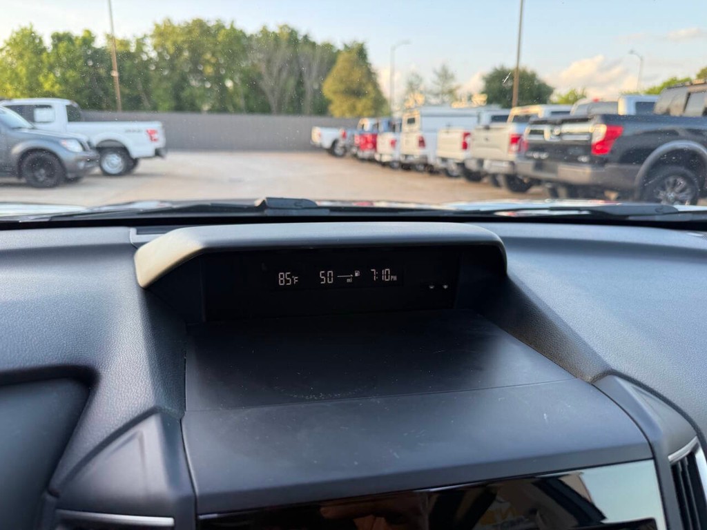 Subaru Forester Vehicle Full-screen Gallery Image 25