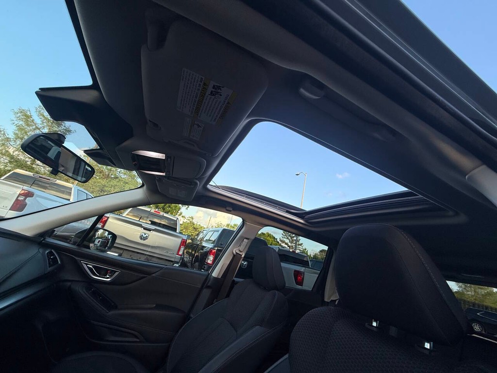 Subaru Forester Vehicle Full-screen Gallery Image 33