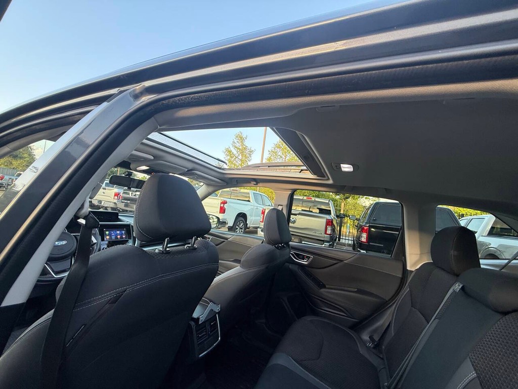 Subaru Forester Vehicle Full-screen Gallery Image 34