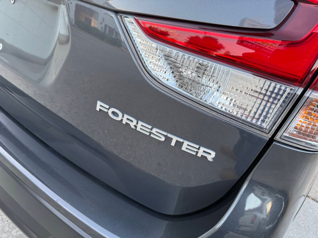 Subaru Forester Vehicle Full-screen Gallery Image 43