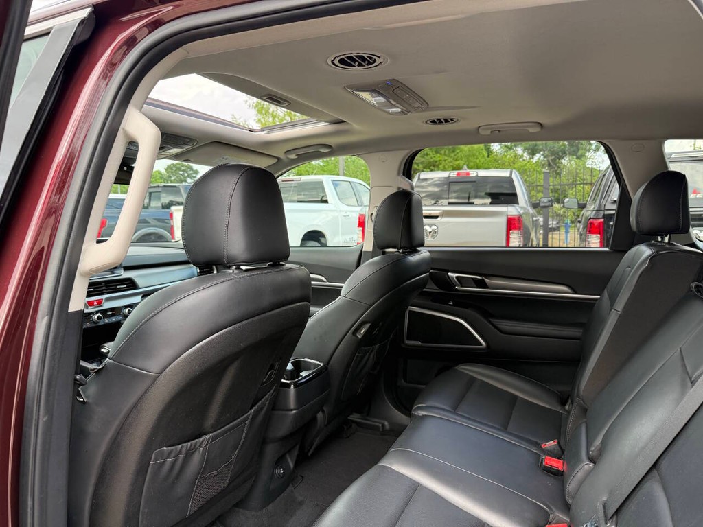Kia Telluride Vehicle Full-screen Gallery Image 12