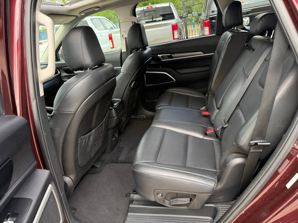 Kia Telluride Vehicle Full-screen Gallery Image 13