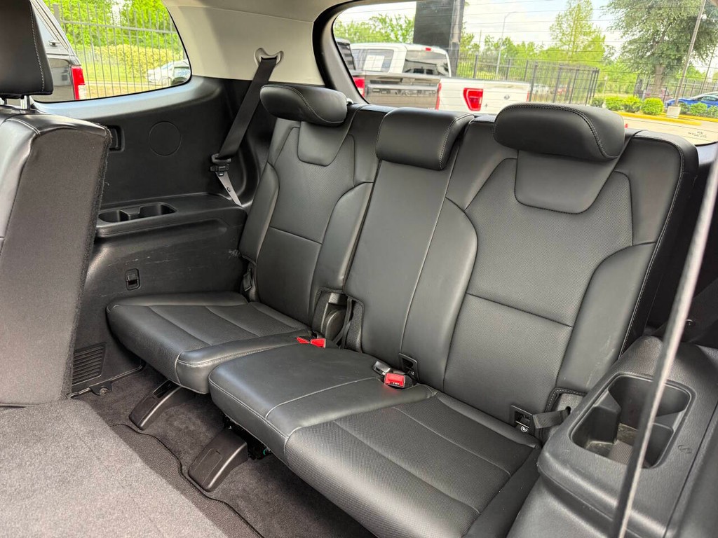 Kia Telluride Vehicle Full-screen Gallery Image 14