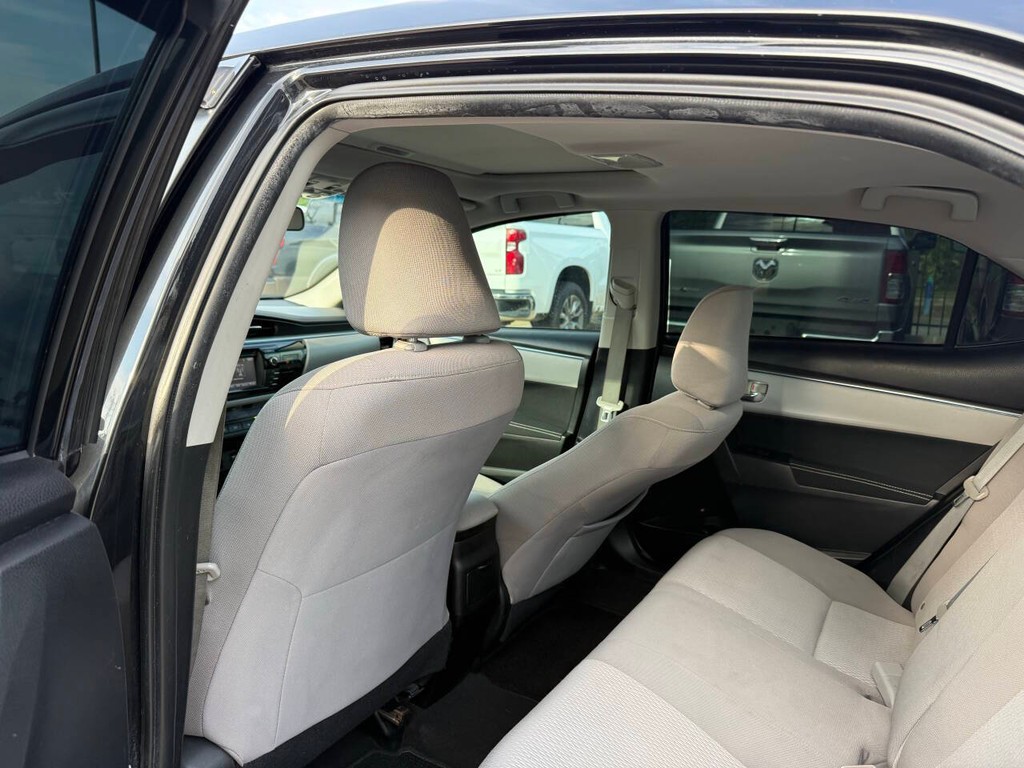 Toyota Corolla Vehicle Full-screen Gallery Image 12