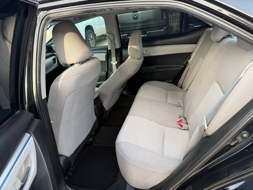 Toyota Corolla Vehicle Full-screen Gallery Image 13